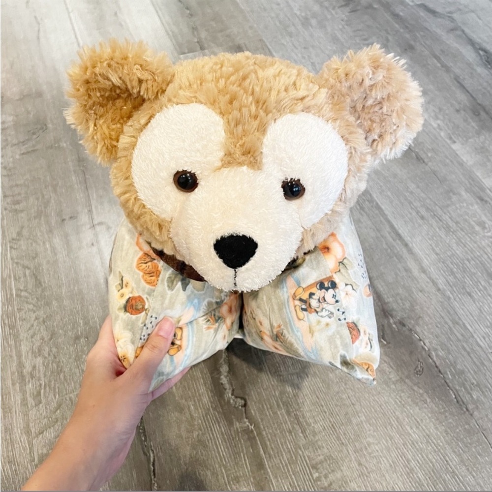 Disney Rare Aulani Duffy Hawaiian Pillow Pet